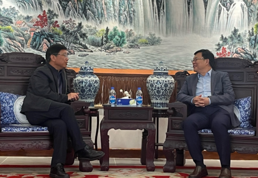 28圈体育王平卫董事长拜会周鼎大使